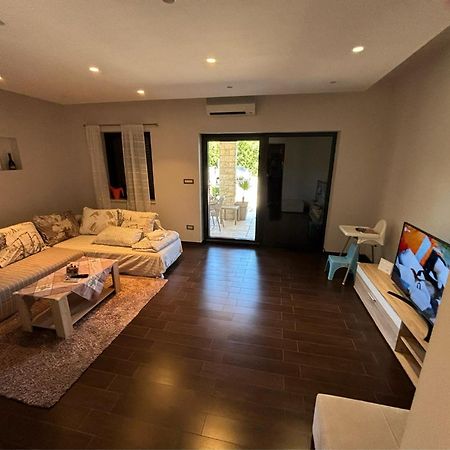 Apartment Verano นยีวีเซ ภายนอก รูปภาพ
