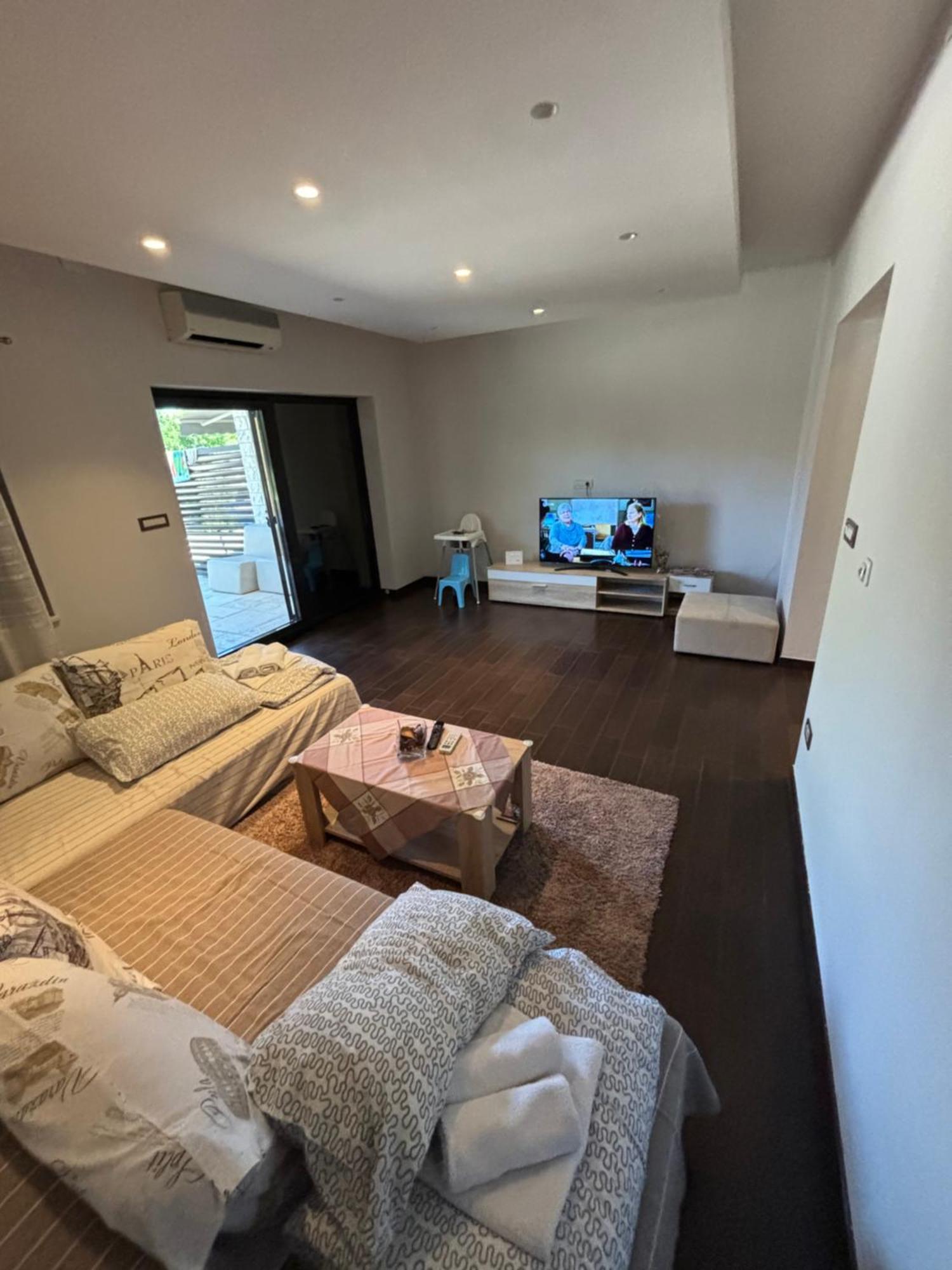Apartment Verano นยีวีเซ ภายนอก รูปภาพ