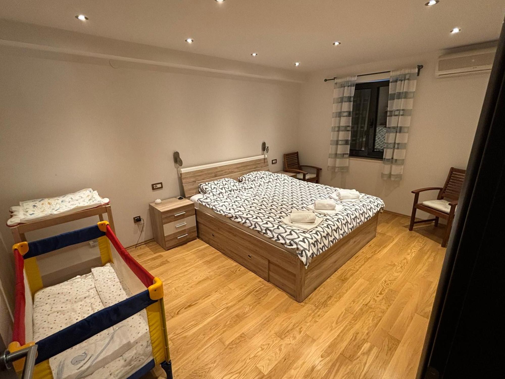 Apartment Verano นยีวีเซ ภายนอก รูปภาพ