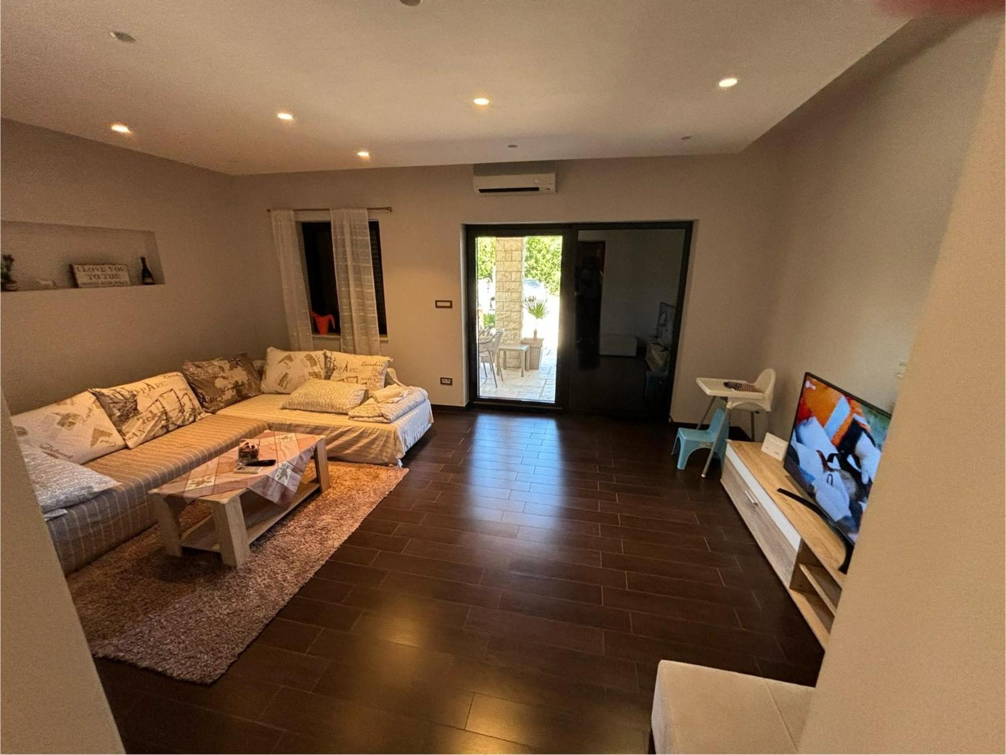 Apartment Verano นยีวีเซ ภายนอก รูปภาพ