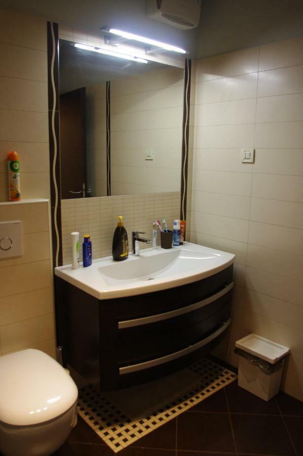 Apartment Verano นยีวีเซ ภายนอก รูปภาพ
