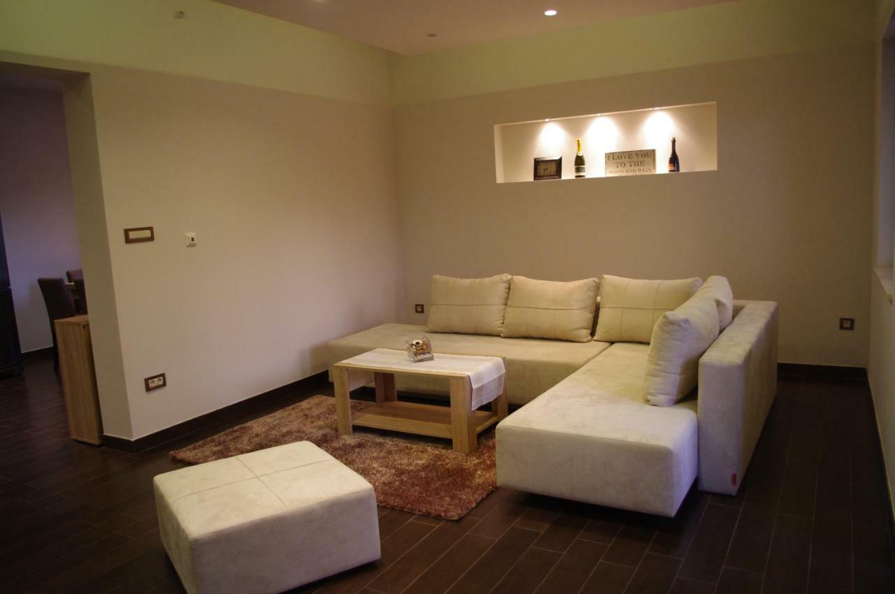 Apartment Verano นยีวีเซ ภายนอก รูปภาพ